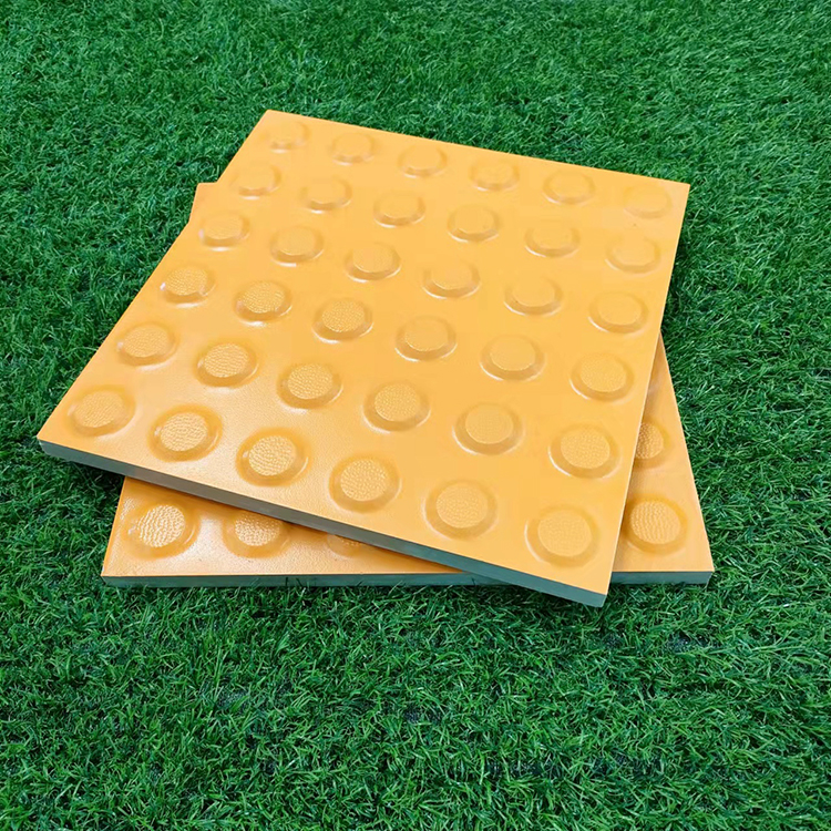 誰(shuí)家便宜我就買(mǎi)誰(shuí)的？盲道磚廠(chǎng)家經(jīng)常聽(tīng)到的一句話(huà)